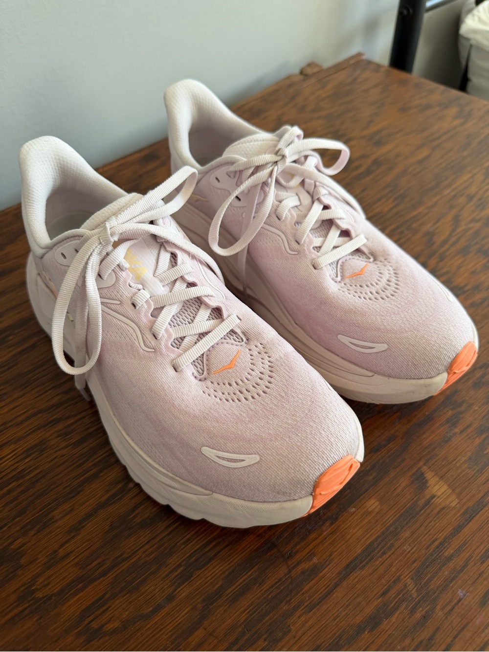 Hoka Arahi 8, Lilac cream/ Leon cantaloupe (orange and purple) - Picture 2 of 15
